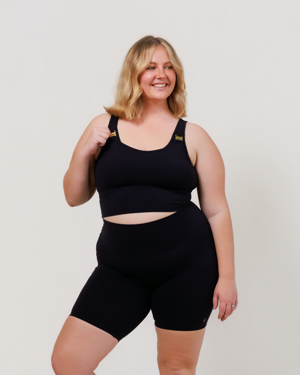 Alura Luxe Crop - Black - The Milk Boutique